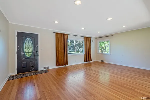 25 Franklin Ave — Photo 5