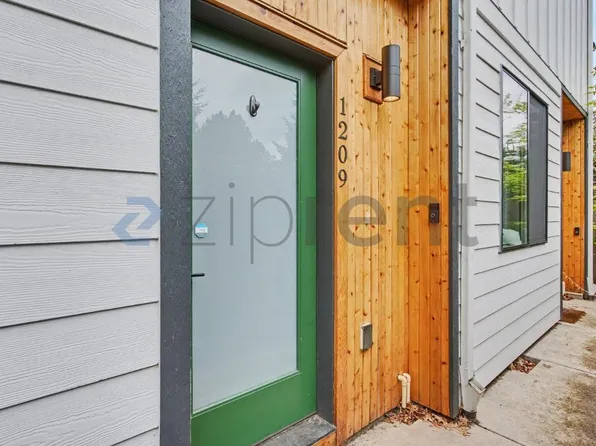1209 N Winchell St #4, Portland, OR 97217