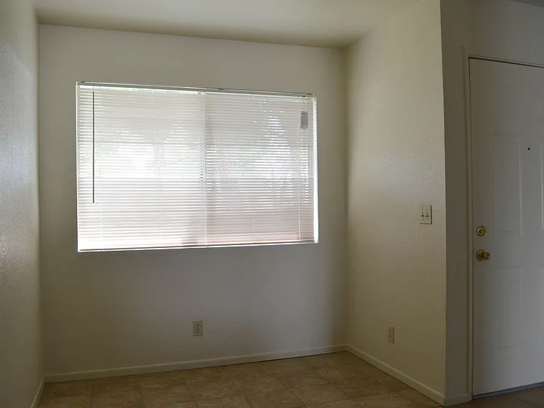 14762 Sequoia St — Photo 9