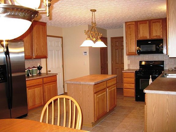 3rd image of 8397 Union Dr