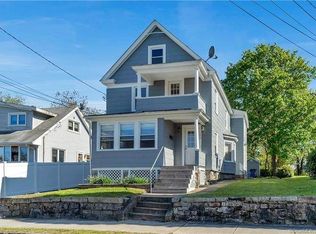 124 Squire St APT 2, New London, CT 06320