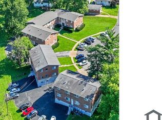 21 Quick Dr APT 3, Florissant, MO 63031