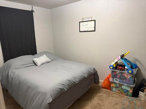 5th image of 220 Catalina Ave