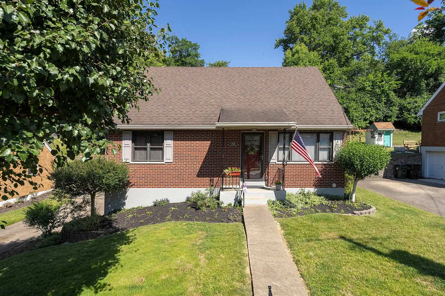 155 Clover Ridge Ave photo 1