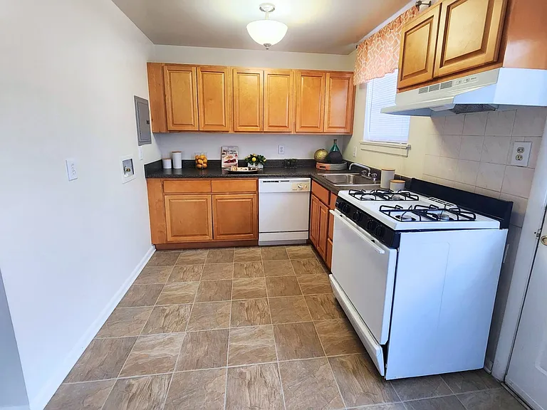 Morningside Apartments — Photo 6