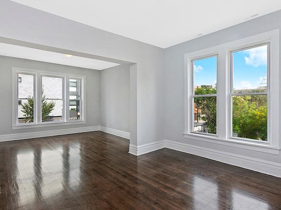 4th image of 2200 N Milwaukee Ave #1