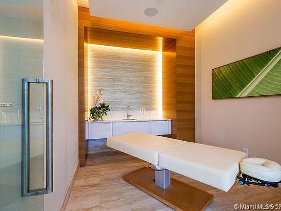 5th image of 16385 Biscayne Blvd Unit 3115