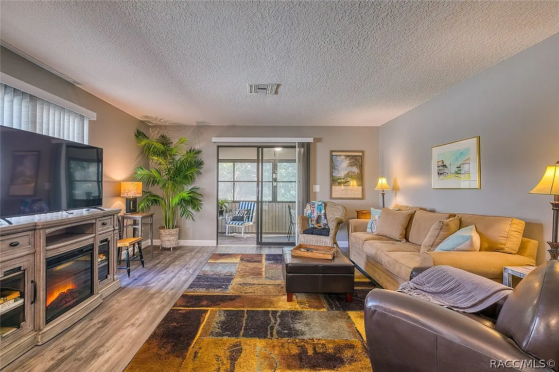 2 bed, 2.0 bath, 1492 sqft, $2,200 — Photo 4