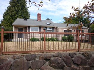 3624 SW Henderson St, Seattle, WA 98126