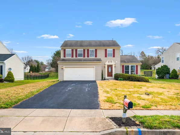 404 Flagstone Cir, Coatesville, PA 19320
