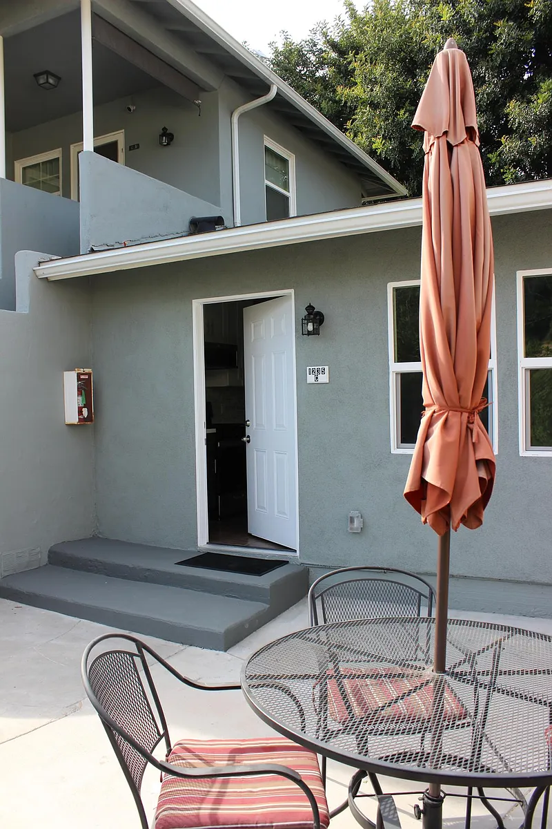 Building Photo - 1235 N Verdugo Rd #C