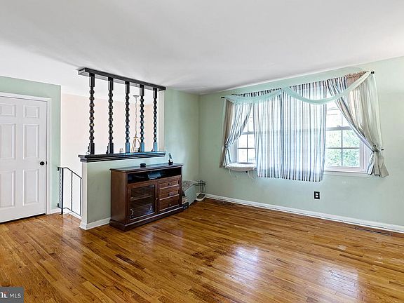 3rd image of 1814 Pheasant Cir