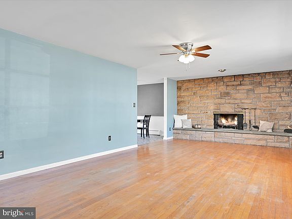 5th image of 316 Water St