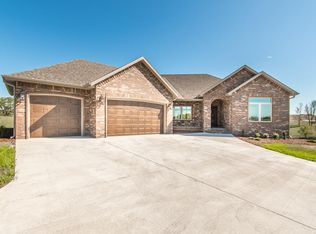 102 Ridgerock Ct, Ozark, MO 65721