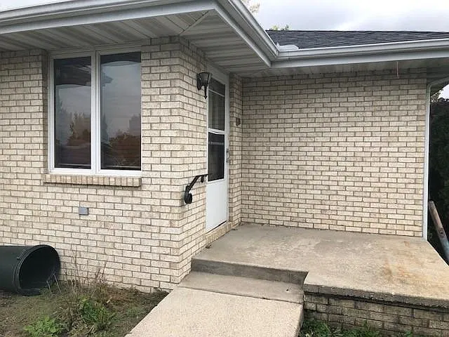 2 bed, 1968 sqft, $2,000 — Photo 2