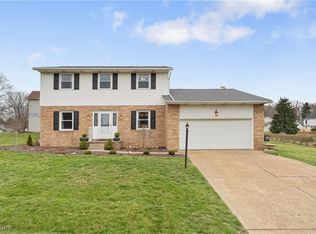 7818 Sandpiper Ave NW, North Canton, OH 44720