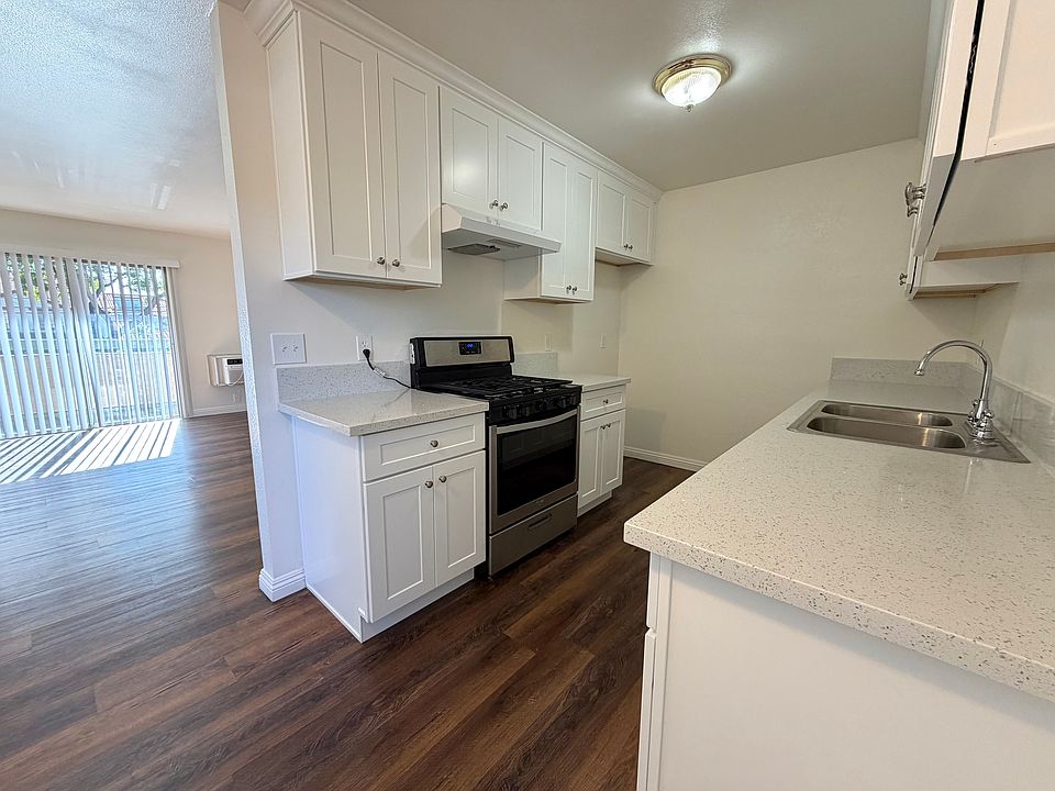 1st image of 6401 Lincoln Ave #8