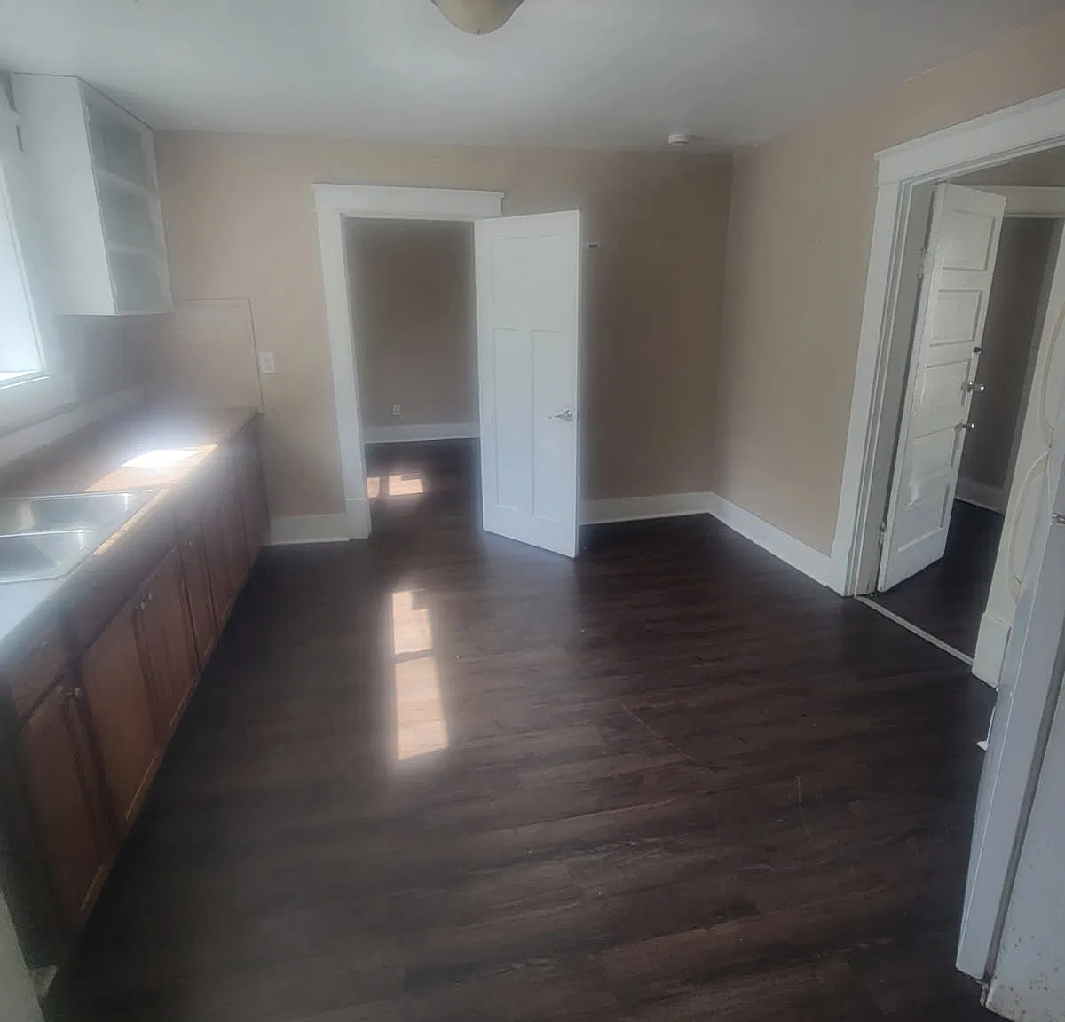 2 bed, 1000 sqft, $1,100 — Photo 2