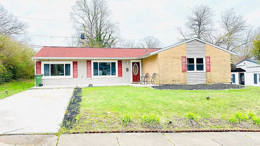1037 Ensor Dr photo 1