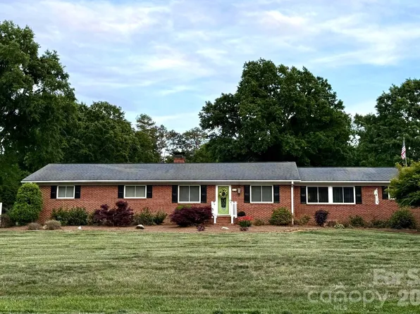 403 Old Post Rd, Cherryville, NC 28021