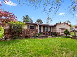 2546 Cheyenne Dr, Lapeer, MI 48446