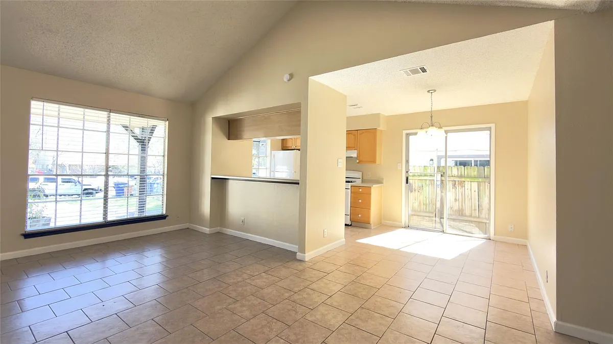 Building Photo - 10708 Lanshire Dr #A