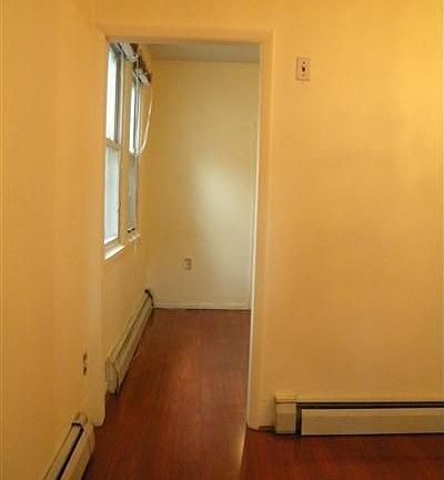 4th image of 3251 Barkley Ave #B