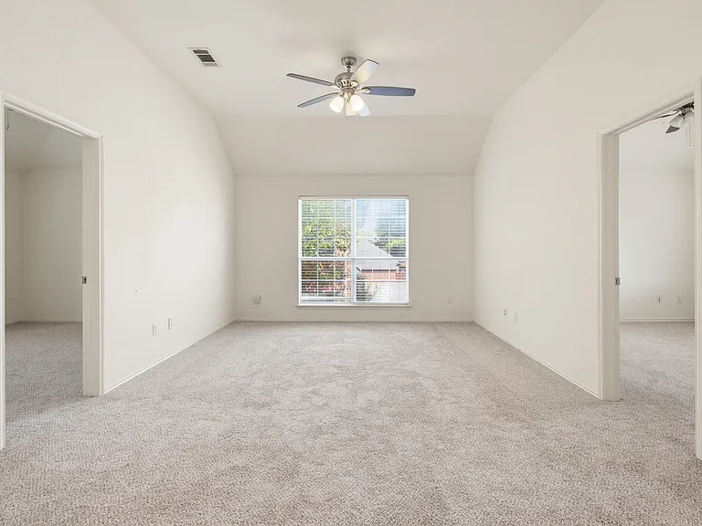 724 Pine Lakes Dr — Photo 21