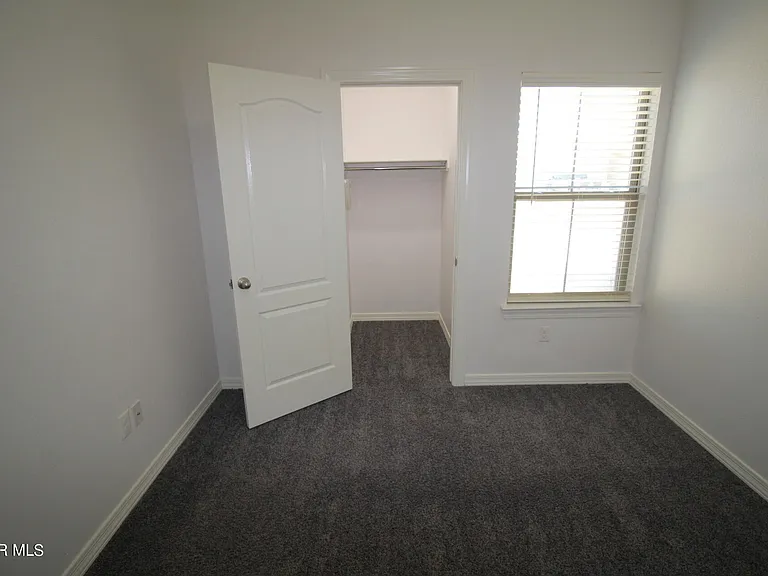 620 Adrian Arellano St W — Photo 77