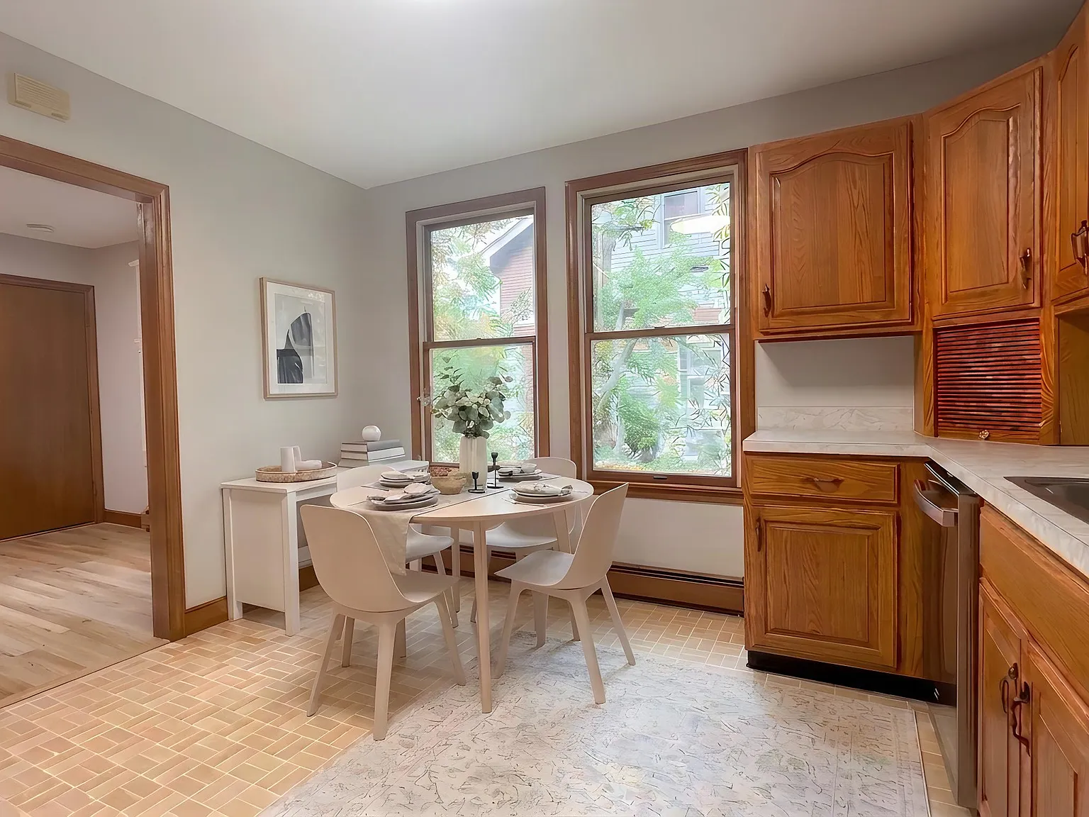2 bed, 750 sqft, $2,450 — Photo 1