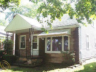2nd image of 6710 Woodmont Ave