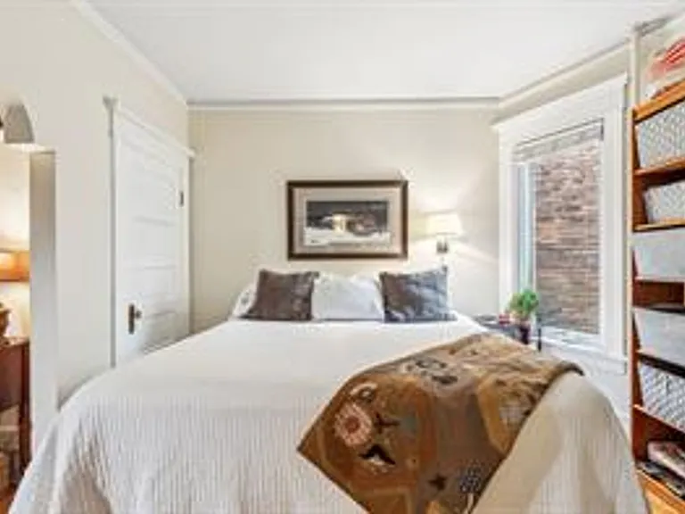 410 Roosevelt St — Photo 11
