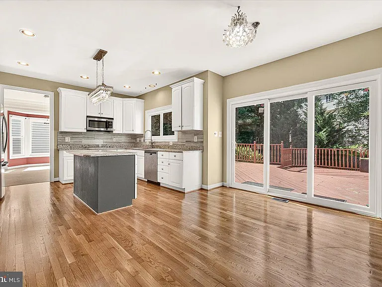 6430 Bellevue Pl — Photo 7