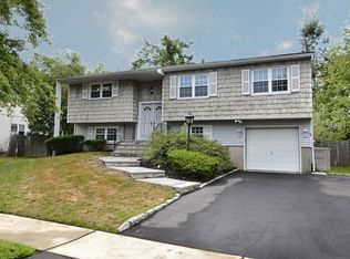 8 Overbrook Rd, Flanders, NJ 07836
