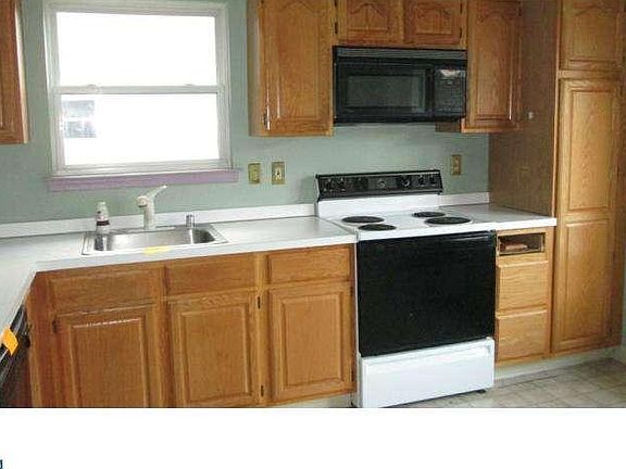 2nd image of 138 Valerie Ln