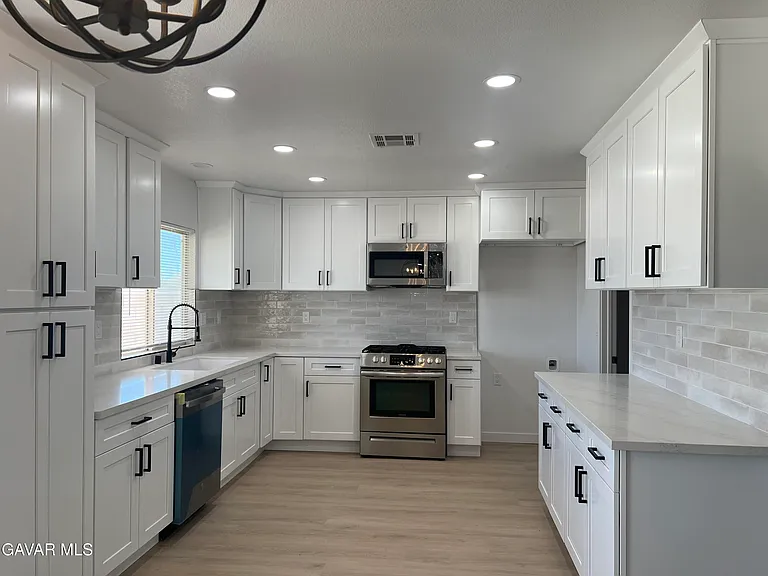 1943 Pengilley Ave — Photo 6