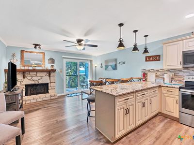 943 Parkview Dr APT C7, Canyon Lake, TX, 78133