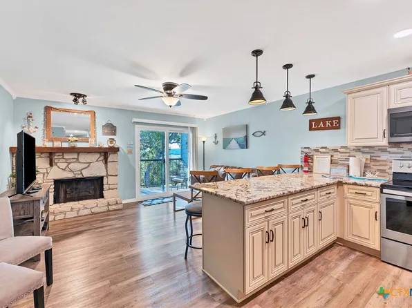 943 Parkview Dr APT C7, Canyon Lake, TX 78133