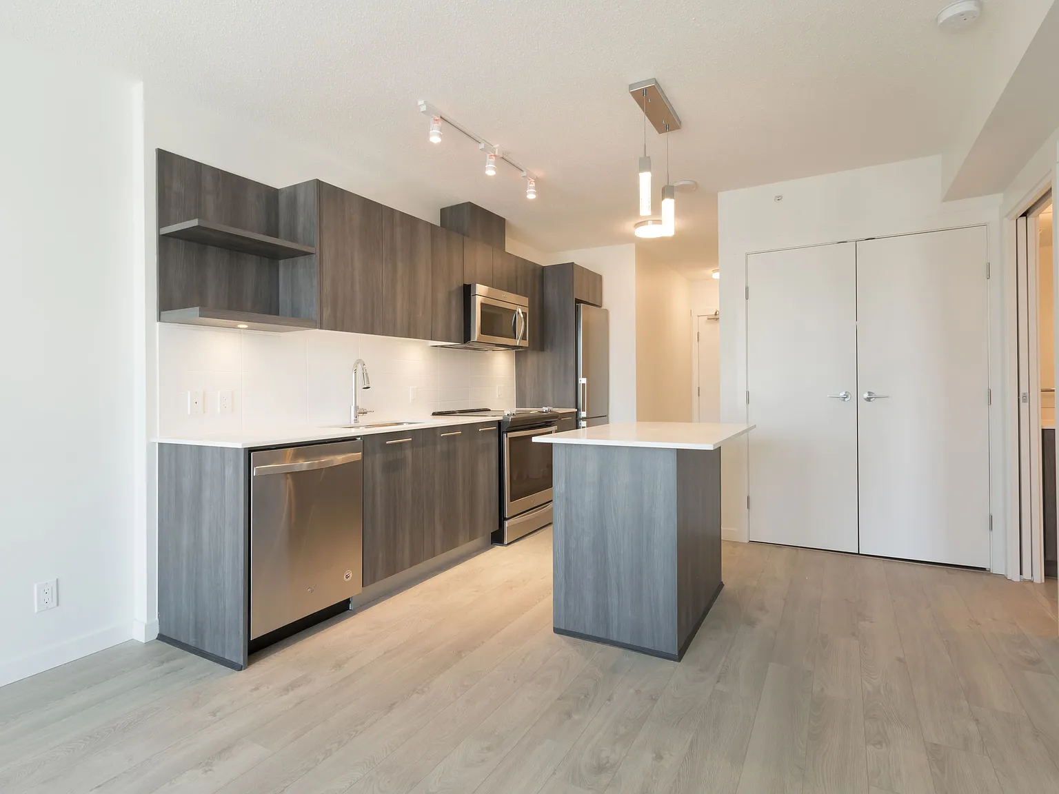 Aquilini Centre South - 1409 — Photo 1