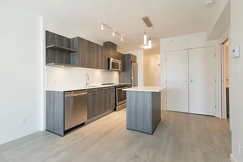685 Pacific Blvd #809 Photo 1