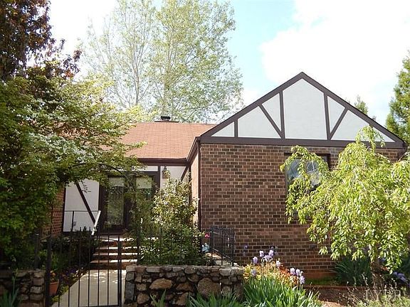 3rd image of 402 Meadows Dr