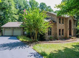 102 Clairmont Dr, Dickson, TN 37055
