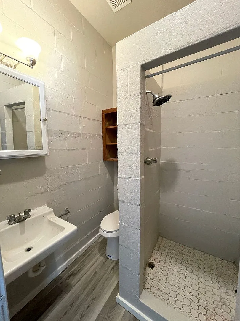 Pioneer Apartments (1121 SE 9th Ave) — Photo 3