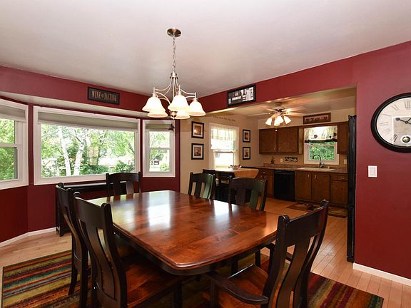 2nd image of 1008 Canterbury Ln