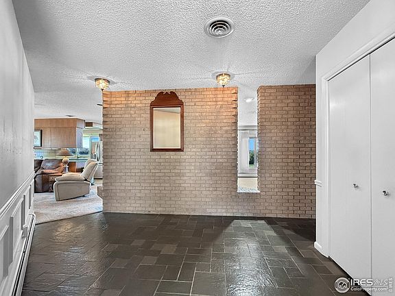 5th image of 915 Holly Dr