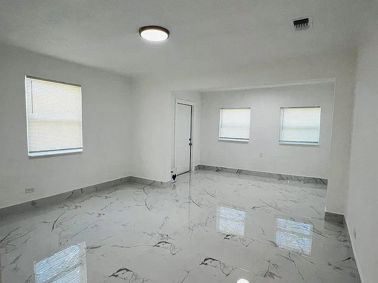 525 NW 22nd Ave — Photo 20