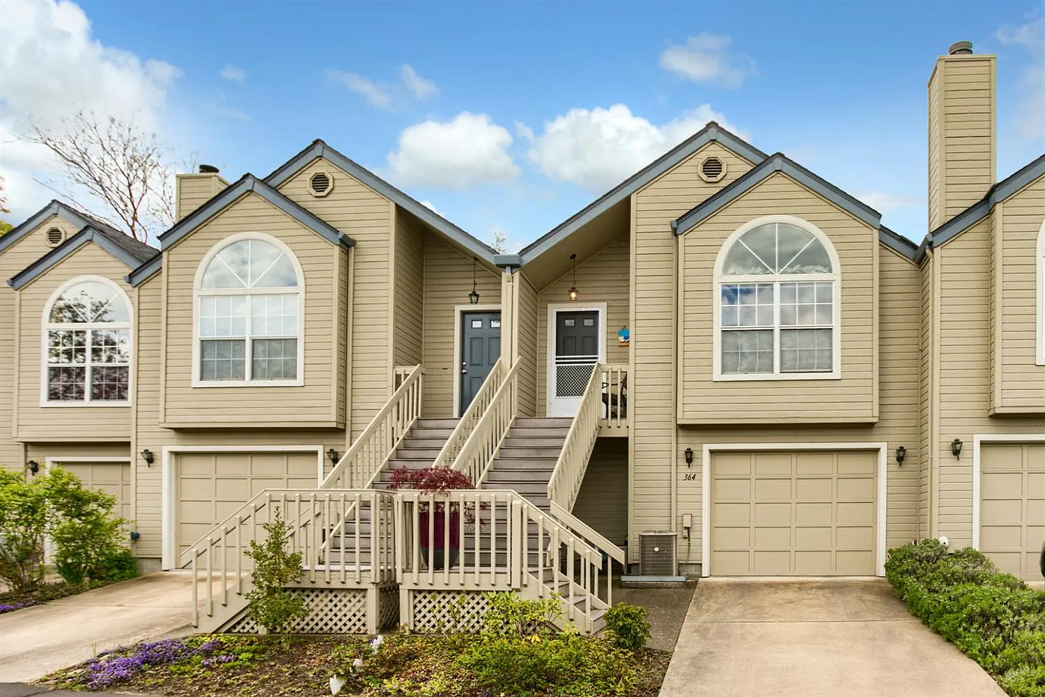 364 Glenn St photo 1