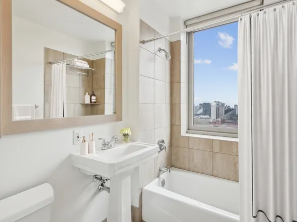 561 10th Avenue image 3 of 38