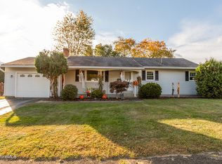 17 Greenings Ave, Pittsfield, MA 01201