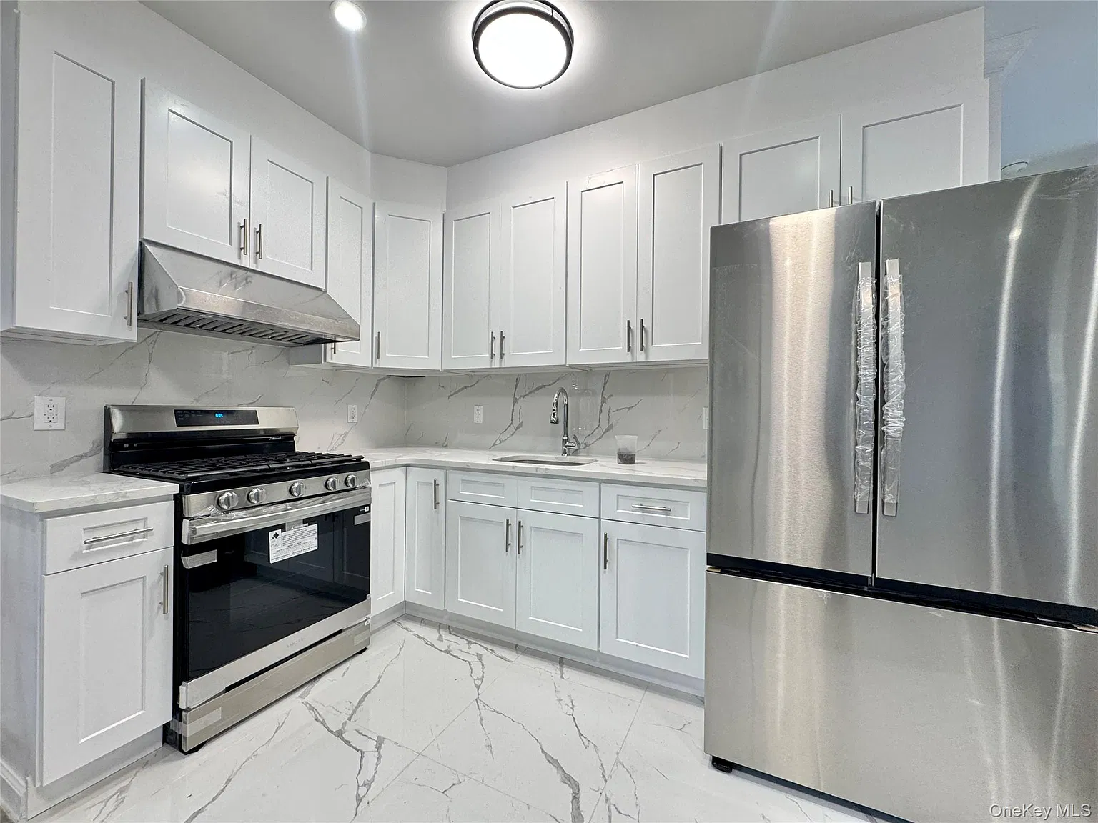 2 bed, 2.0 bath, 1112 sqft, $3,300 — Photo 3